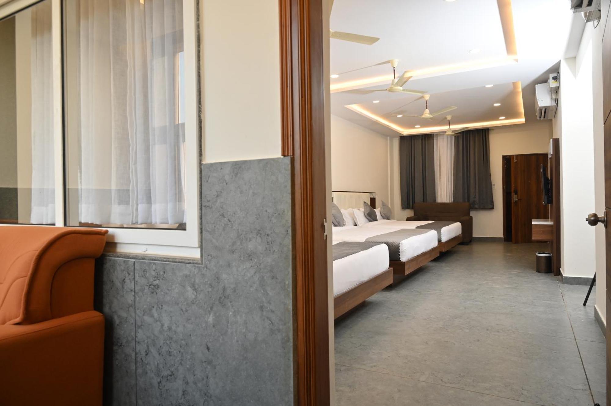 Hotel Shri Devi Comforts Inn Bhatkal Екстер'єр фото